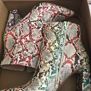 Steve Madden Tarra Booties